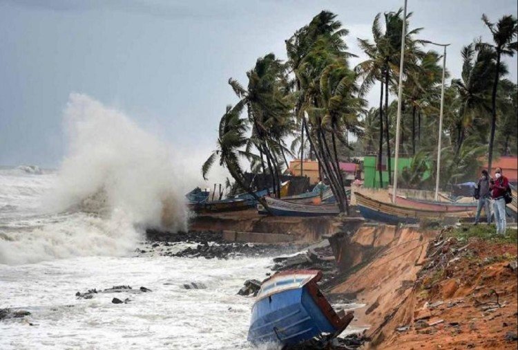 Cyclone Gulab Rainfall Alert Update Maharashtra Gujarat Odisha Andhra Pradesh Telangana