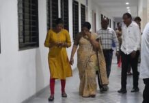 अकोला के पुलिस अधीक्षक ने लाचखोर वरिष्ठ लिपिक श्रीमती ममता संजय पाटील को किया तत्काल निलंबित