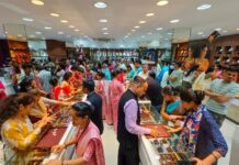 चांदी ऑल टाइम हाई पर, सोना हुआ महंगा, चेक करें आज के रेट