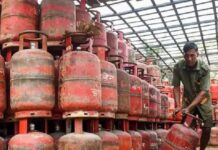 LPG सिलेंडर के लिए e-KYC 31 अगस्त तक करा सकेंगे:आधार वेरिफिकेशन की डेडलाइन दूसरी बार बढ़ी